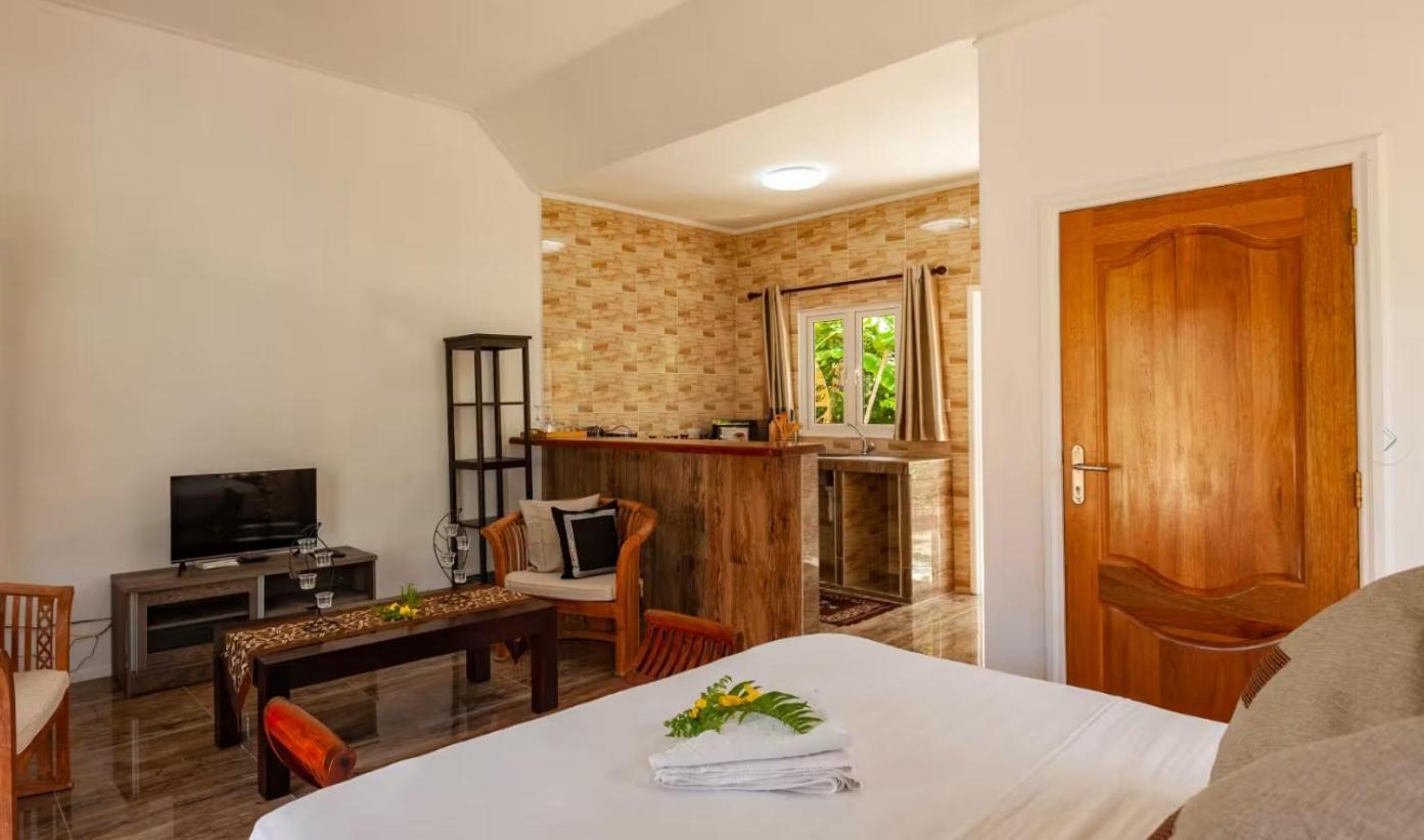 Kai Selfcatering Hotel La Digue Exterior photo